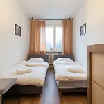 Spodek Homely By Bookinghost *