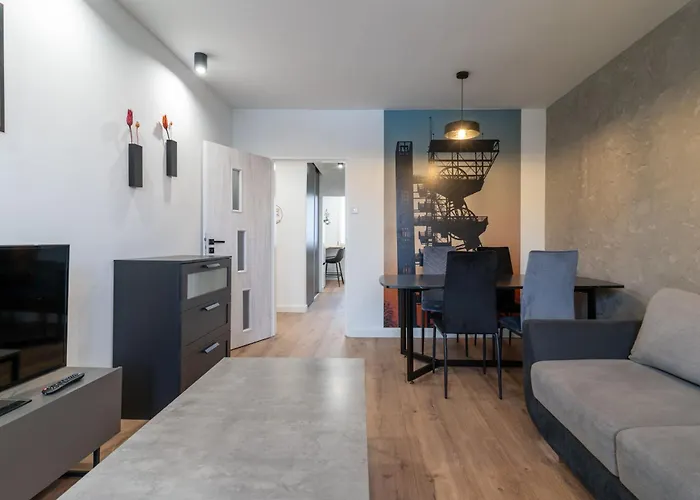 Spodek Homely By Bookinghost