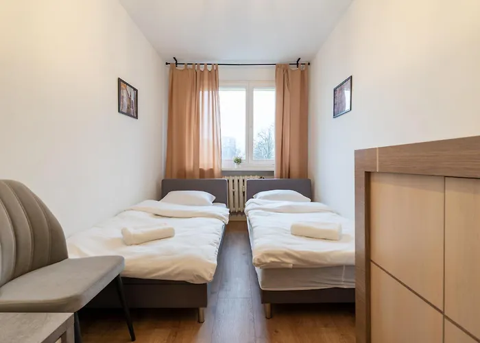 Spodek Homely By Bookinghost *